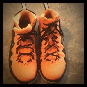 Men’s B-ball shoes